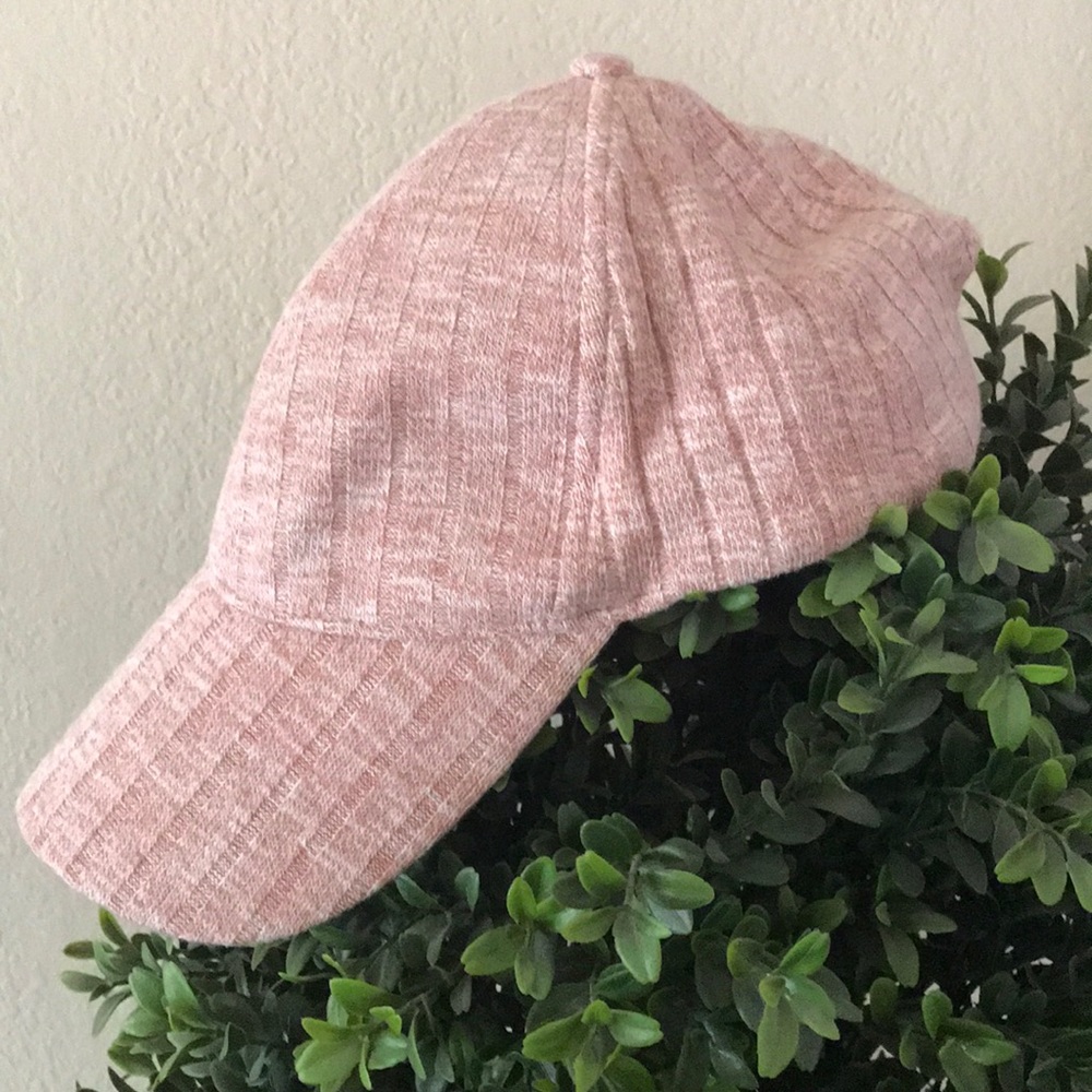 Dusty Pink Anthropologie Knitted Baseball Cap 🧢